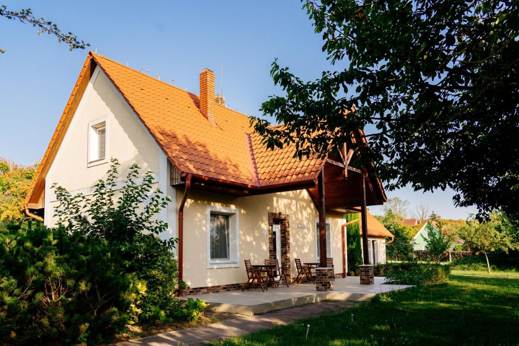 Gurudeva Bhavan - Spiritual Vegetarian Eco Village Somogyvámos Esterno foto